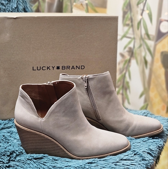 Lucky Brand Wedged Bootie - Picture 3 of 5